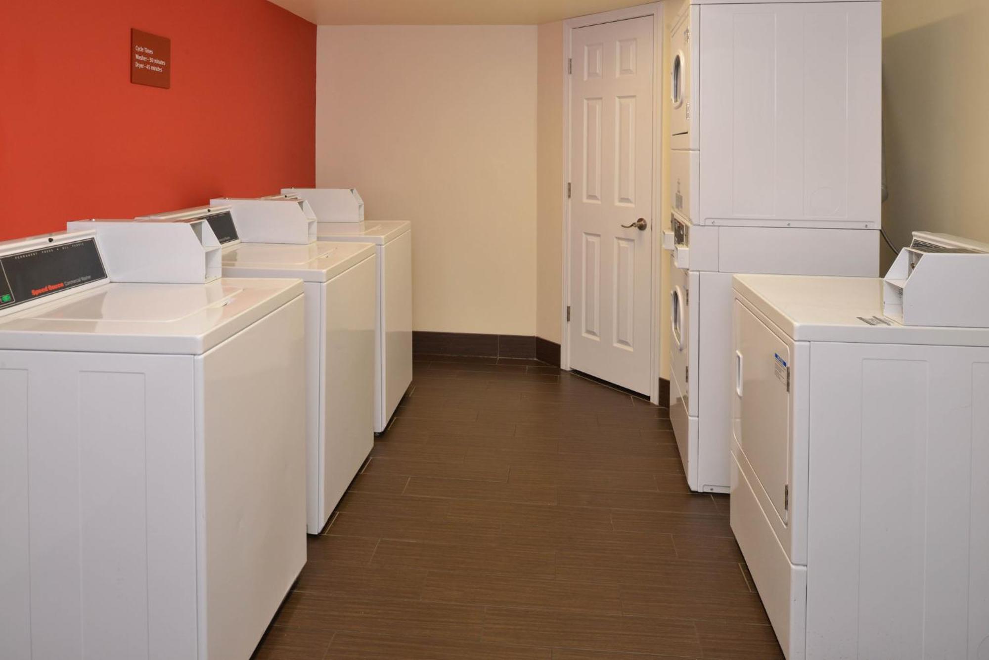 Candlewood Suites St Louis St Charles By Ihg Saint Charles Екстер'єр фото